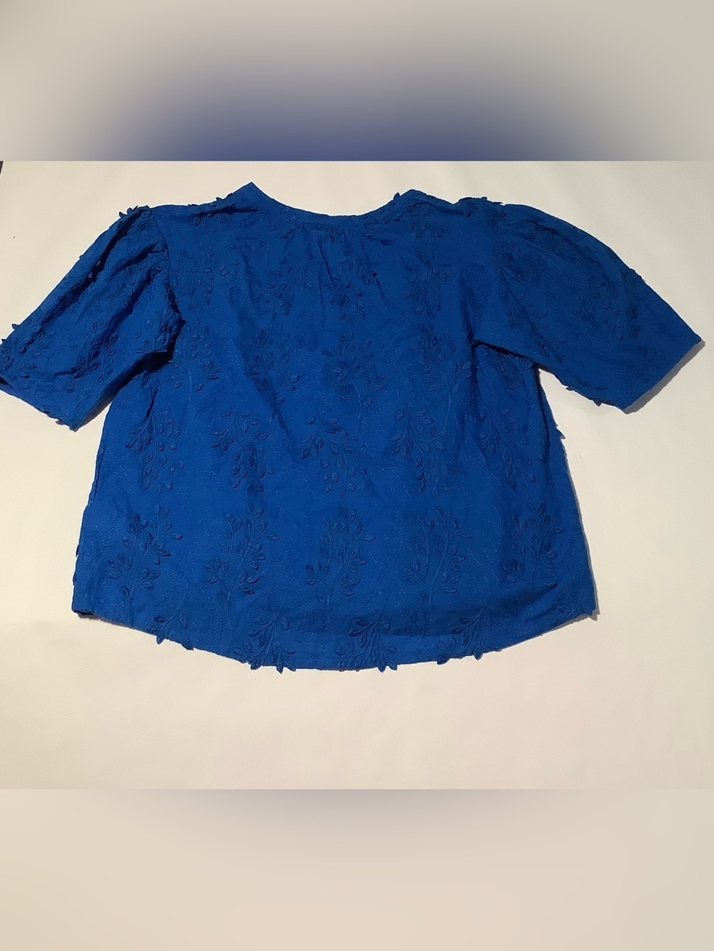 Cupio Women’s Small Royal Blue Embroidered Split Neck Top Short Sleeve Top - Picture 4 of 7